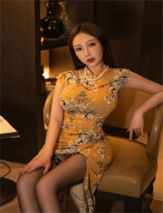 《输了脱了随意触摸内部位-摸乳事件》