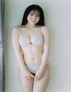 《真实处破女流血-两个校花被校长双伦H》